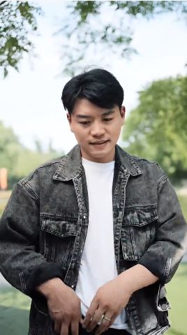威震天下海报