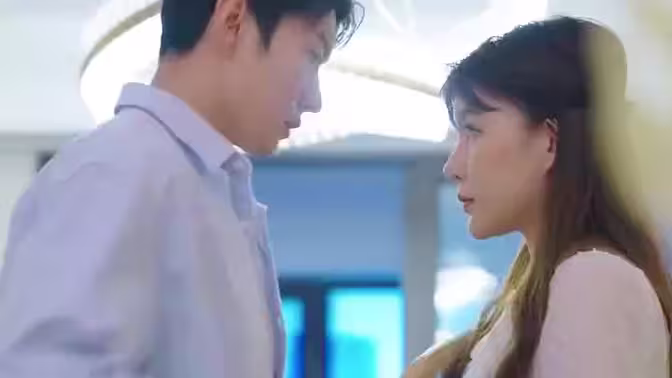 闪婚后我竟跃升成女总裁海报