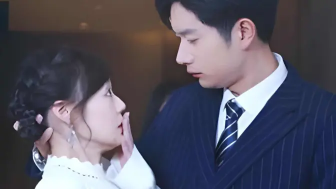 惊闪婚老婆竟是超级大佬海报